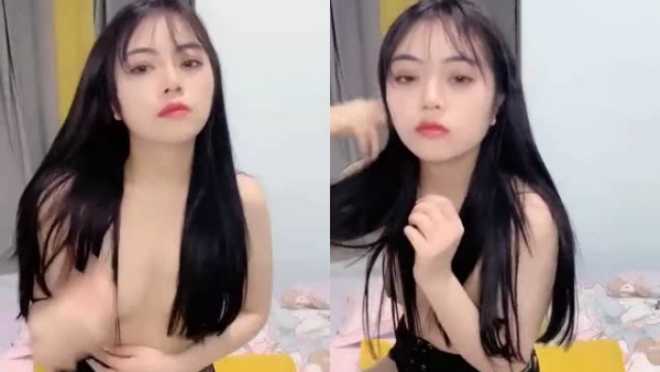 黑丝欲女极致诱惑！揉捏嫩乳淫水四溢 自慰棒抽插小穴发出阵阵娇吟 海报