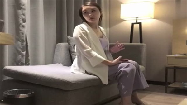 全国探花男爵驾到！高端男主隆重登场，性感尤物口舌侍奉：舔穴舔肛，极致诱惑 海报