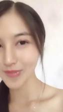 直播室の极致诱惑！湿身JK美少女边聊天边挑逗秀傲人曲线～ 海报