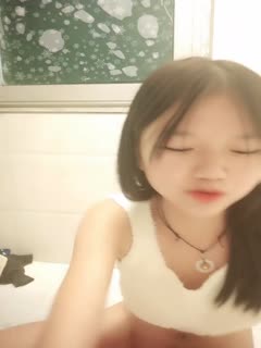 #直播00后嫩妹一线天粉穴和男友啪啪1. 海报