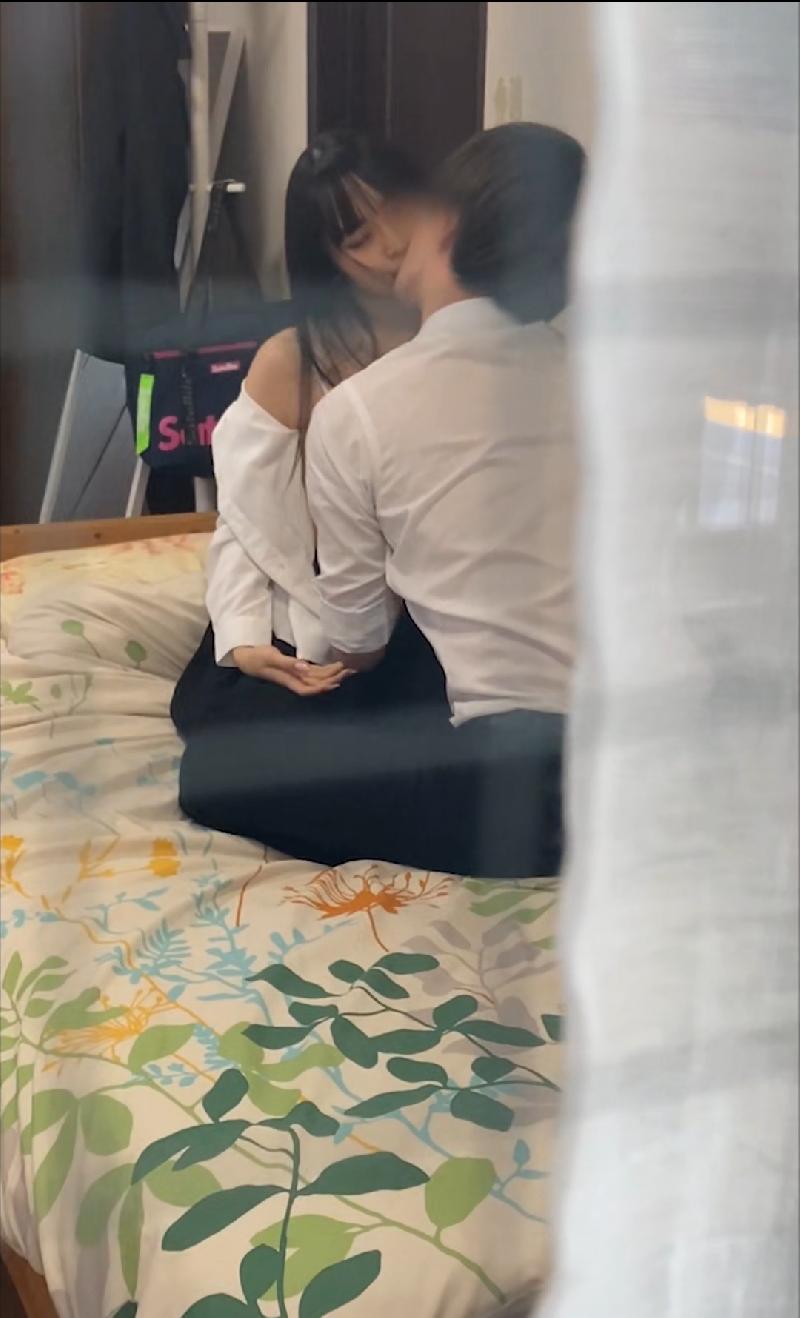 （本土偷拍）偷拍小情侣出租屋SEX 海报